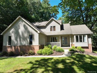 5307 Edgelake Drive , Hamburg Township, Mi 48169