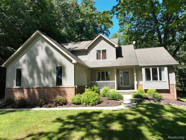5307 Edgelake Drive , Hamburg Township, Mi 48169