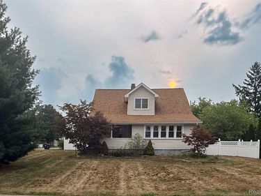 20403 Hugh Street , Livonia, Mi 48152