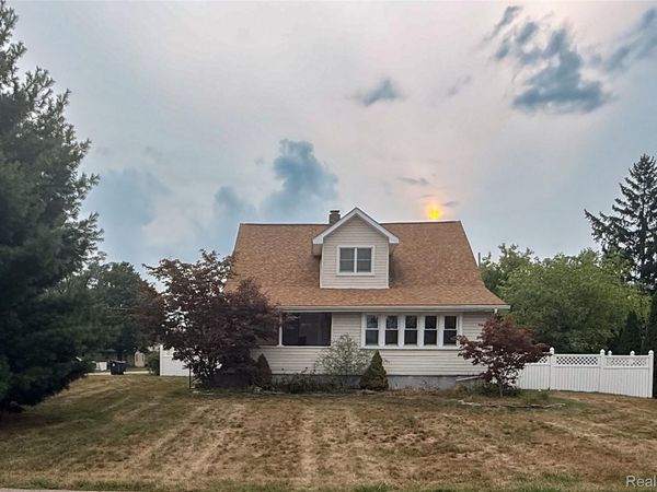 20403 Hugh Street , Livonia, Mi 48152