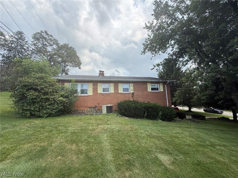 203 Meadowbrook Drive, Wintersville, OH 43953 Photo 3