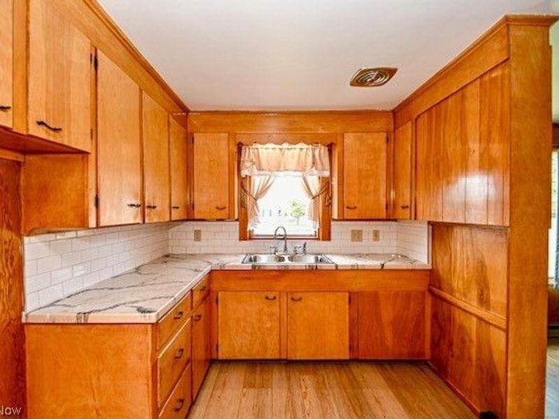 1156 Delverne Avenue SW, Canton, OH 44710 Photo 5