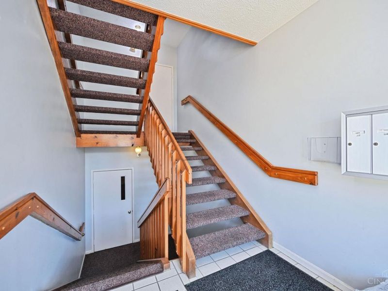 7382 Ridgepoint Drive, Unit 9, Anderson Township, OH 45230 Photo 3