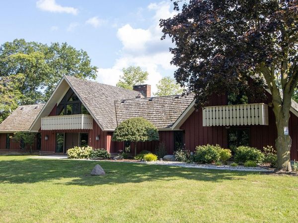 2453 Cedarwood , Adrian, MI 49221