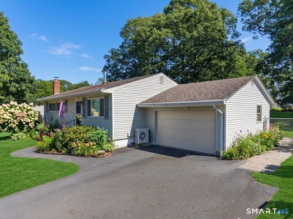 12 Bern , Mystic, CT 06355