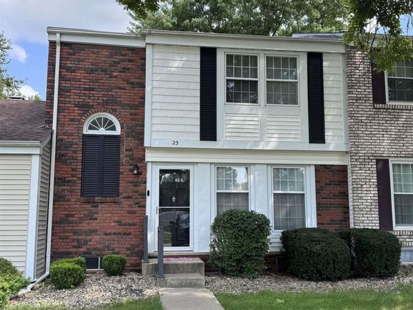 25 S YORKTOWN Road, Macomb, IL 61455