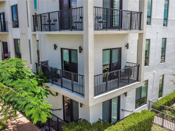 8265 NW 41st St , Unit C-206, Doral, FL 33166