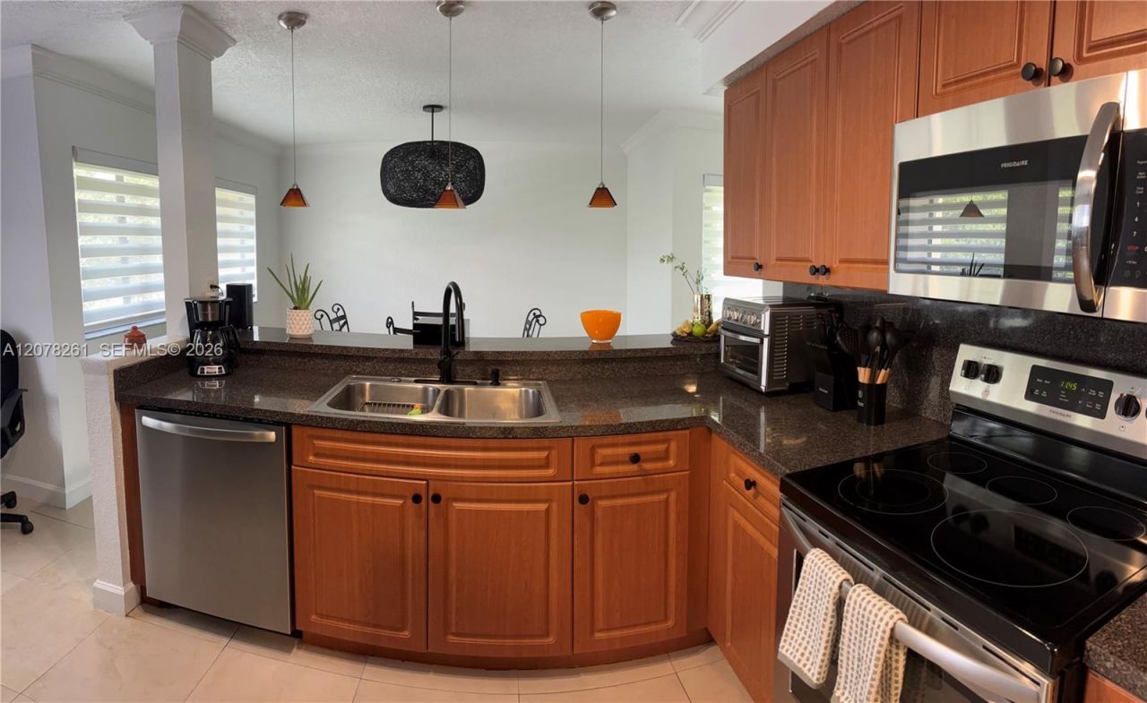 6305 Gage Pl , Unit 309A, Miami Lakes, FL 33014 Photo