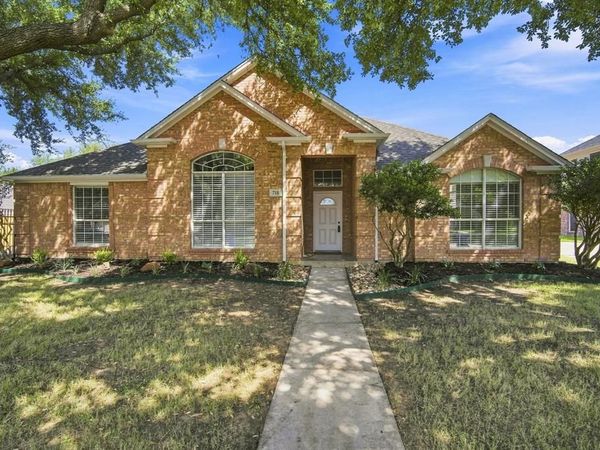 711 Coal Creek Drive, Mansfield, TX 76063