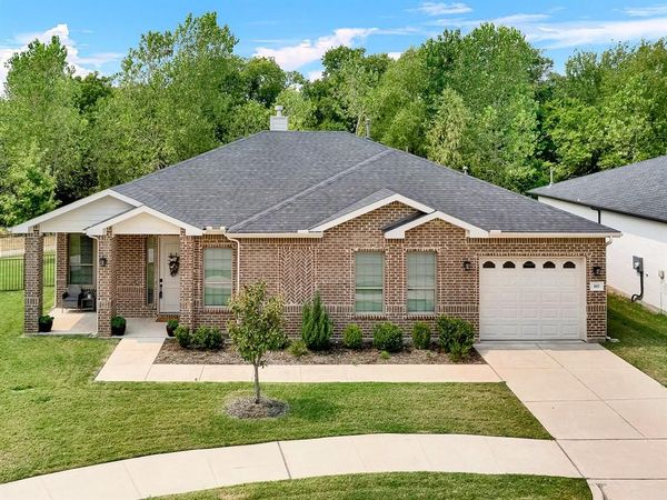 805 Hearthside Way, McKinney, TX 75071