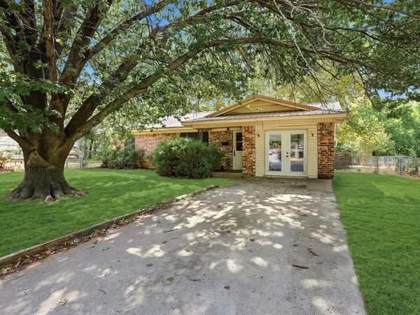 503 N College Street, Whitesboro, TX 76273