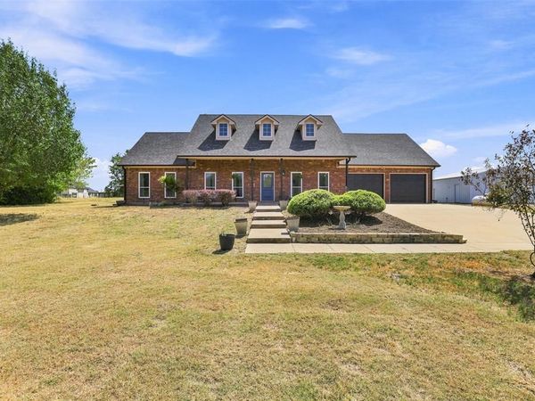 445 County Road 4444, Trenton, TX 75490
