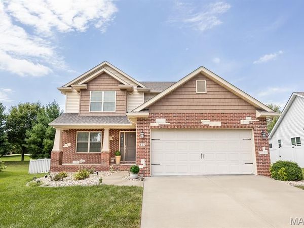 832 Bridgeway Drive, O'Fallon, IL 62269