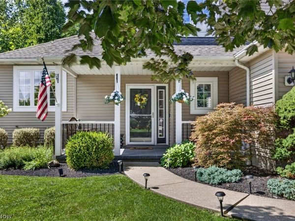 38408 Piccadilly Square , Willoughby, OH 44094