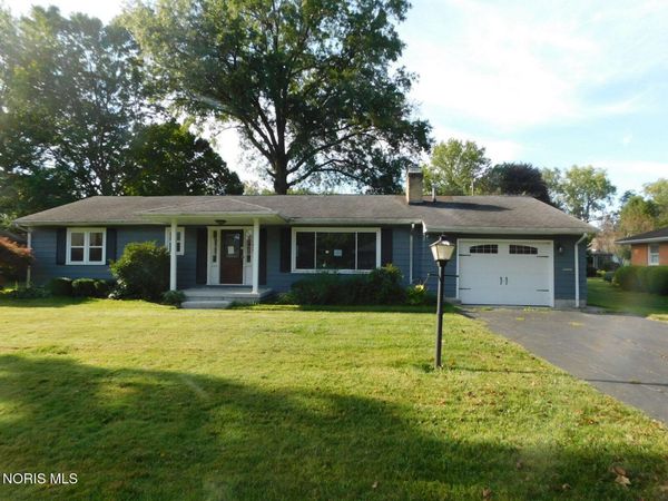 1217 Madison Road , Fostoria, OH 44830