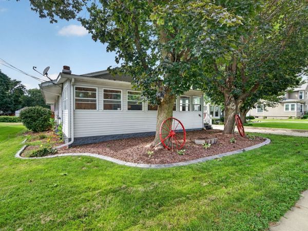181 S Main Street , Seneca, IL 61360