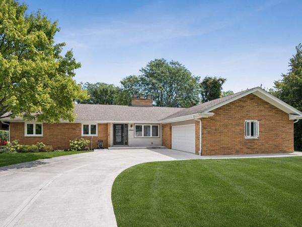 2865 Leanne Court , Northbrook, IL 60062