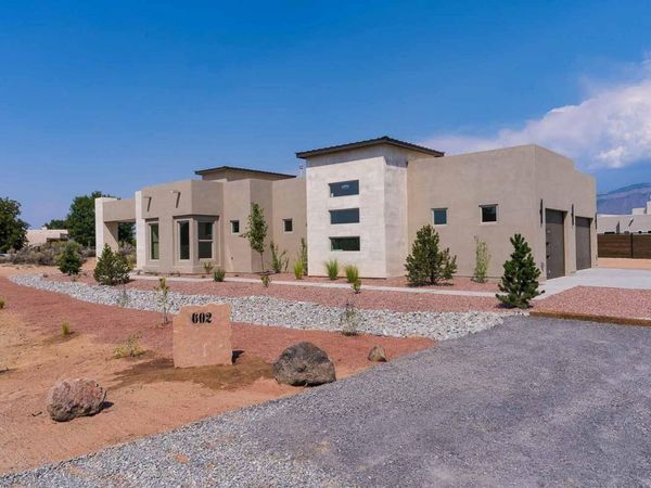 602 Camino De La Tierra, Corrales, NM 87048