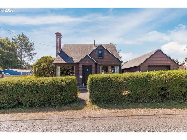 1822 SE 2ND ST, Lincoln City, OR 97367