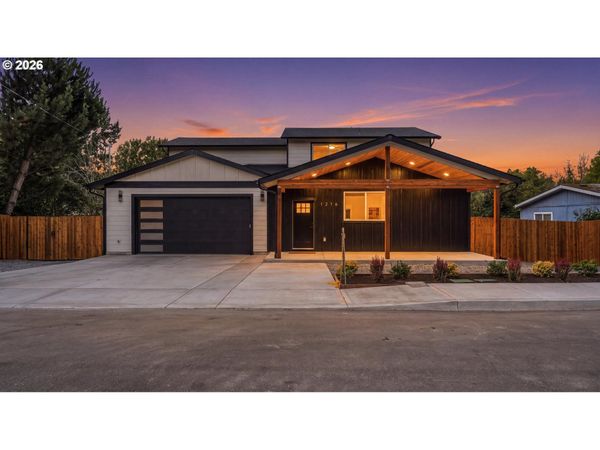 1216 GOUCHER ST, Amity, OR 97101