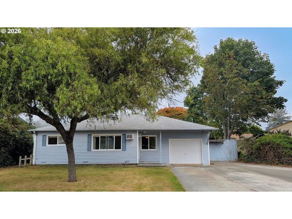 324 SPRUCE DR, Brookings, OR 97415