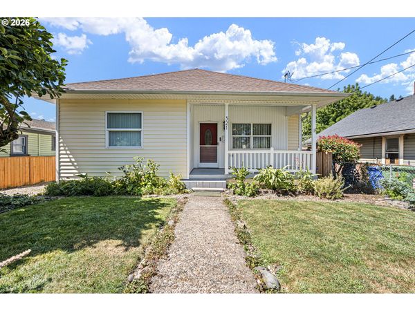 321 N 8th ST, Cottage Grove, OR 97424