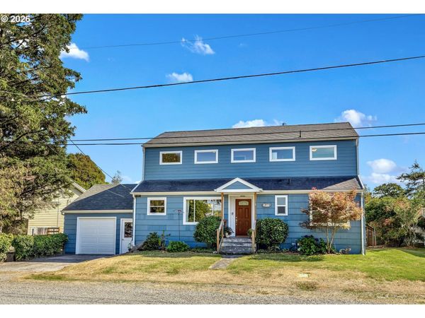 821 14TH AVE, Seaside, OR 97138