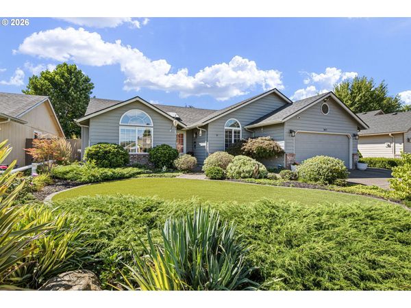 2077 CLARK AVE, Cottage Grove, OR 97424