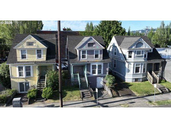722 NE COUCH ST, Portland, OR 97232