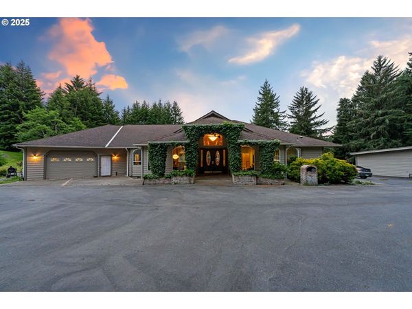 92631 RAINIER LN, Coos Bay, OR 97420