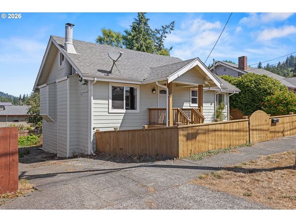 540 E 11TH ST, Coquille, OR 97423