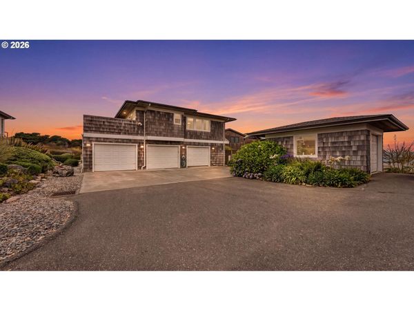 865 SW PORTLAND AVE, Bandon, OR 97411