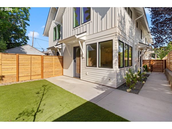 1524 NE JARRETT ST, Unit D, Portland, OR 97211