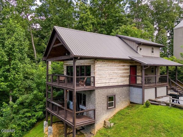 827 Kings Way , Gatlinburg, TN 37738
