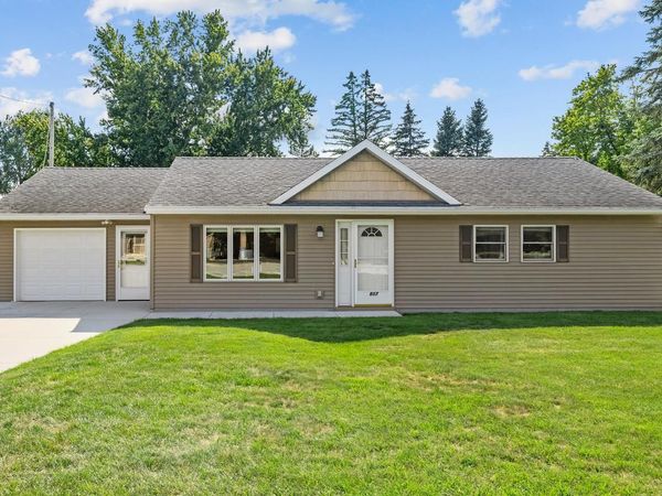 807 Madison AVENUE, Howards Grove, WI 53083