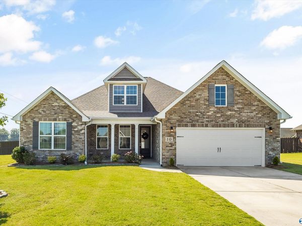 10 Winchester Drive, Decatur, AL 35603