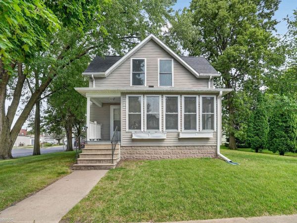 144 E Franklin Street, Denver, IA 50622