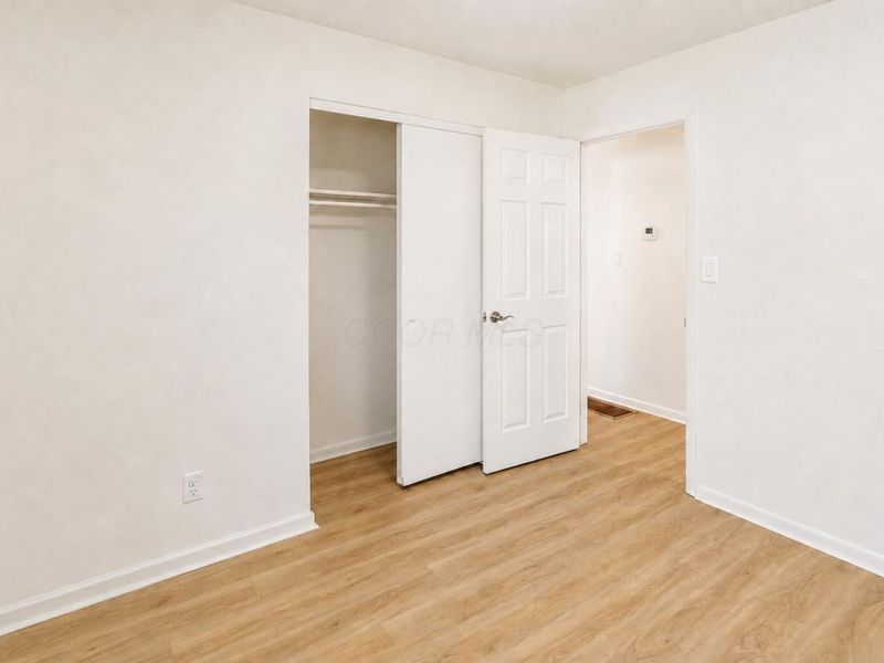 1852 Bar Harbor Road, Columbus, OH 43219 Photo 12