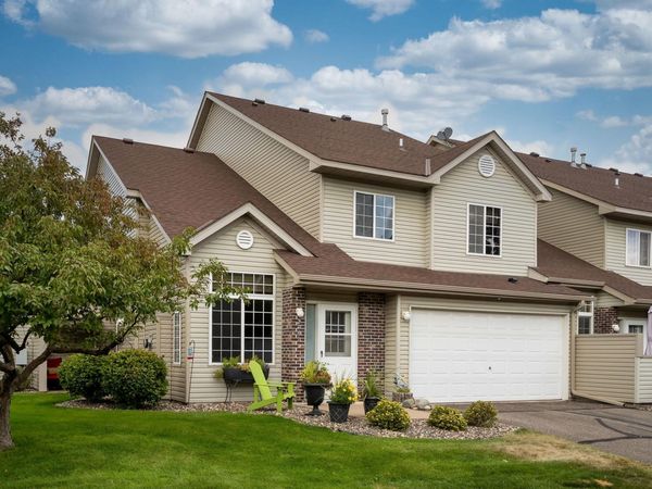 2441 Oakridge Circle, Hudson, WI 54016