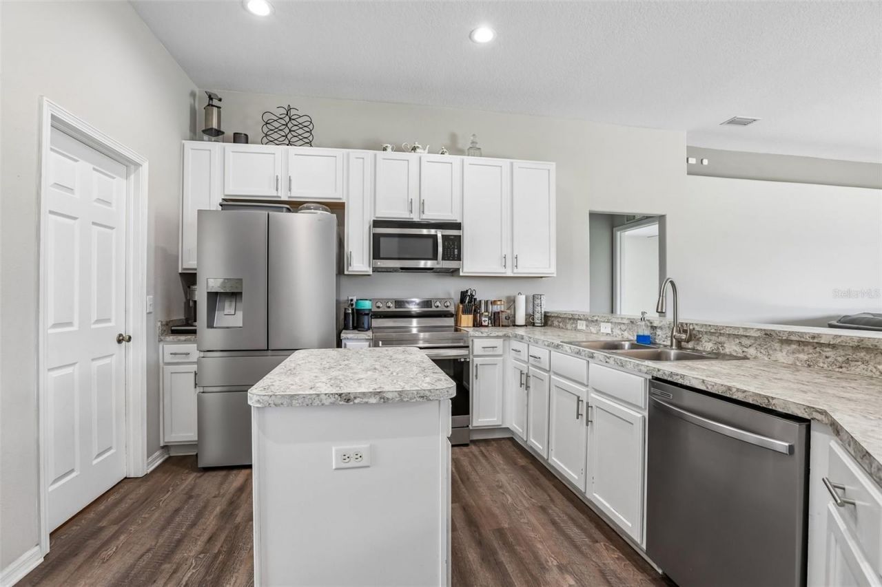 2206 Wooden Shoe Way , Plant City, FL 33567 Photo