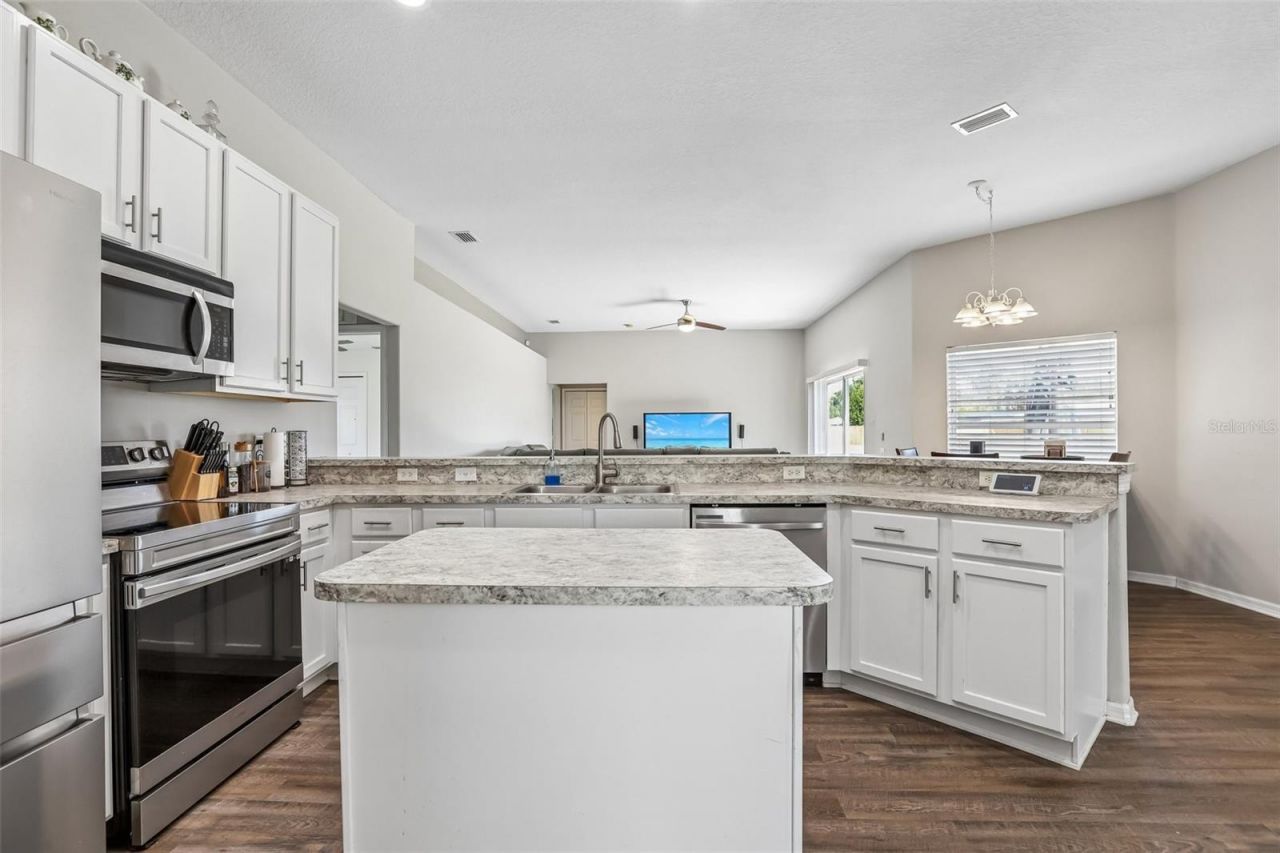 2206 Wooden Shoe Way , Plant City, FL 33567 Photo
