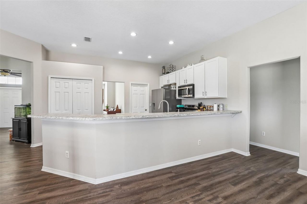 2206 Wooden Shoe Way , Plant City, FL 33567 Photo