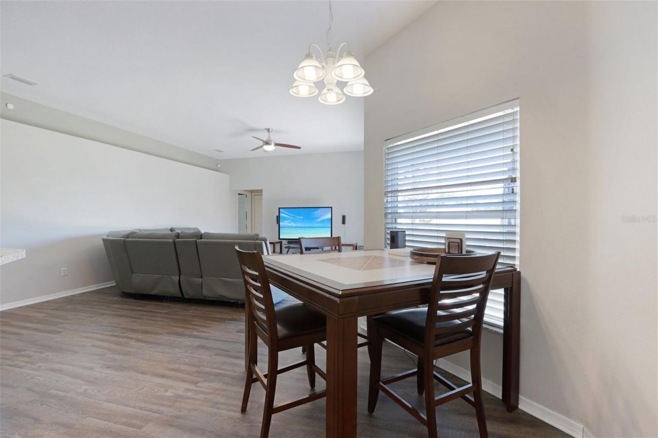 2206 Wooden Shoe Way , Plant City, FL 33567 Photo