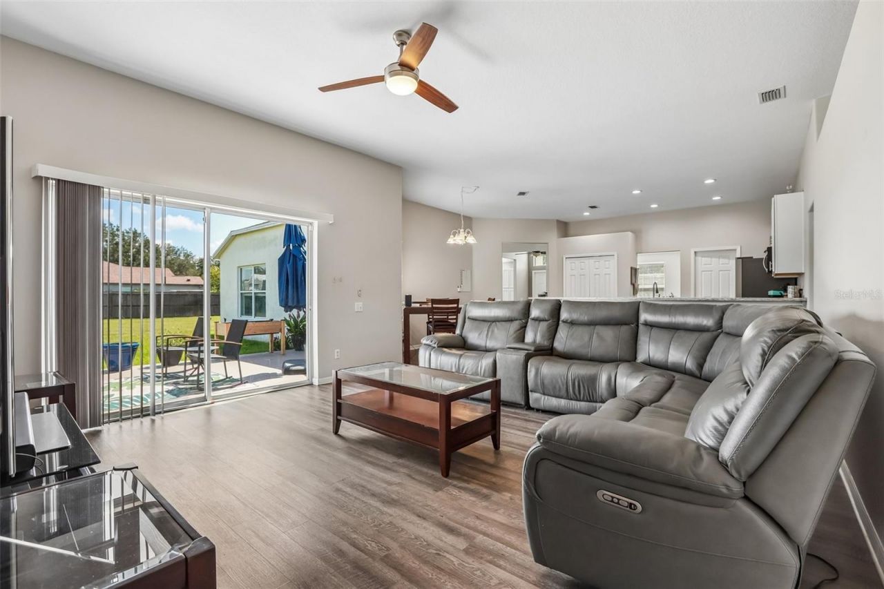 2206 Wooden Shoe Way , Plant City, FL 33567 Photo