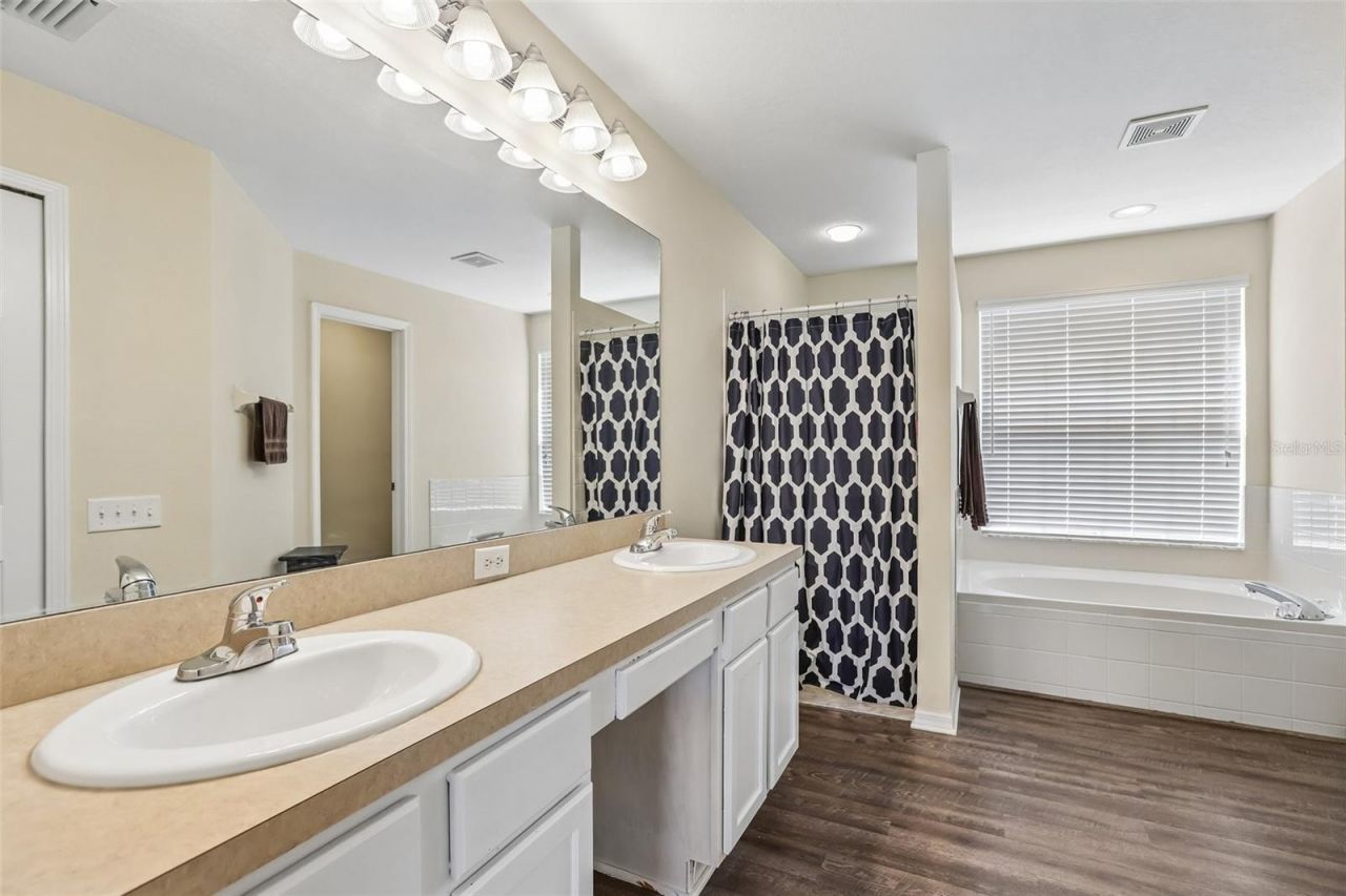 2206 Wooden Shoe Way , Plant City, FL 33567 Photo