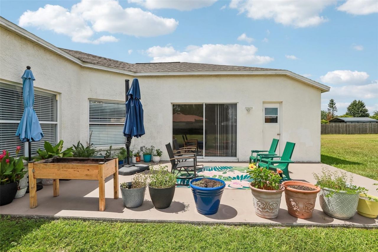 2206 Wooden Shoe Way , Plant City, FL 33567 Photo