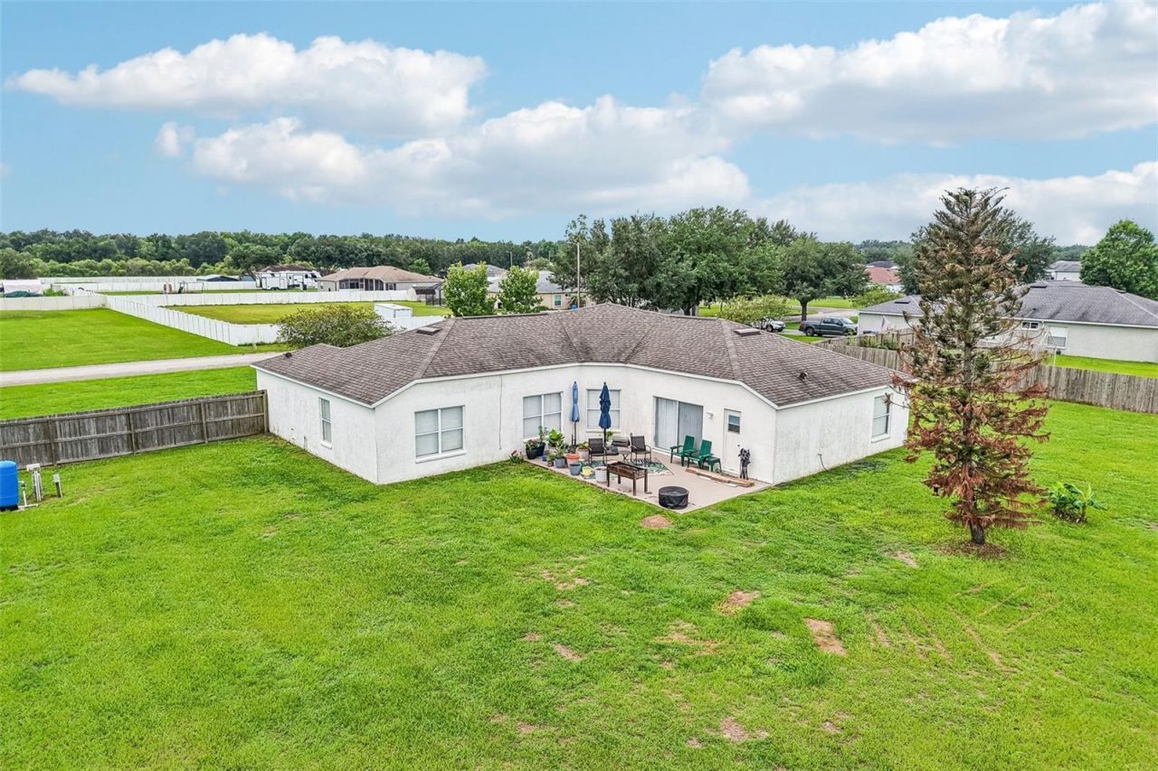 2206 Wooden Shoe Way , Plant City, FL 33567 Photo