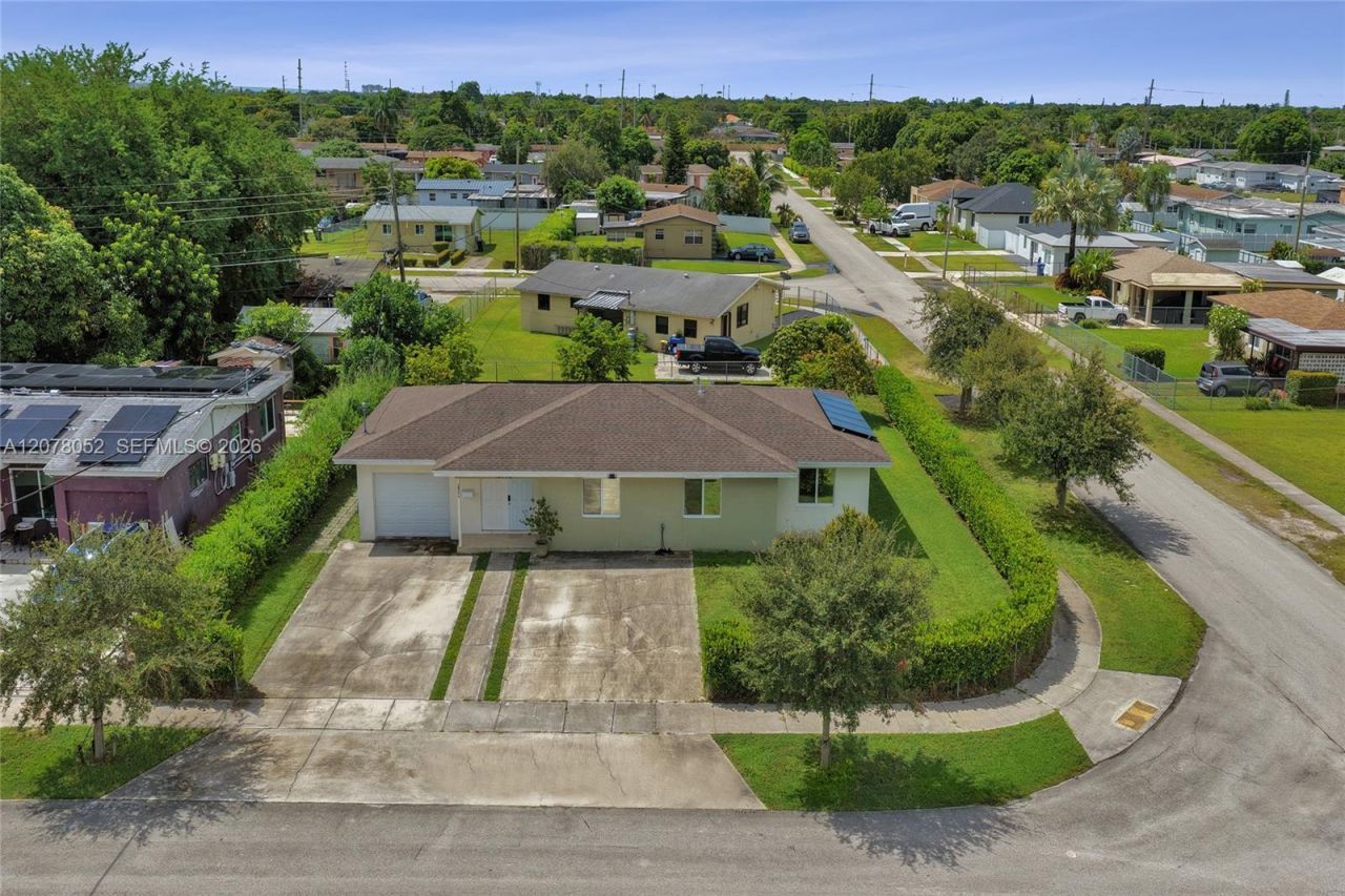 10770 SW 149th St , Miami, FL 33176 Photo