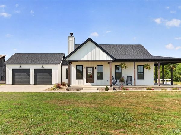 10860 SUNNYSIDE SCHOOL Road , Trenton, IL 62293