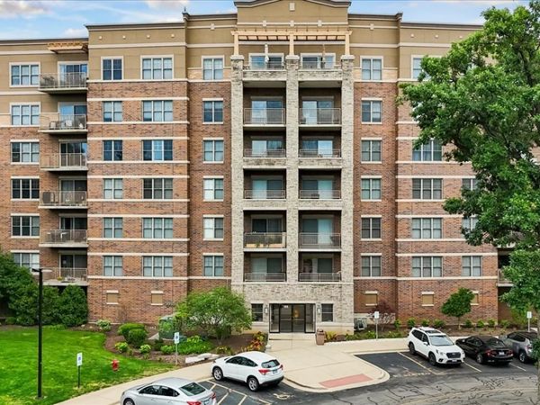 125 Lakeview Drive , Unit 403, Bloomingdale, IL 60108